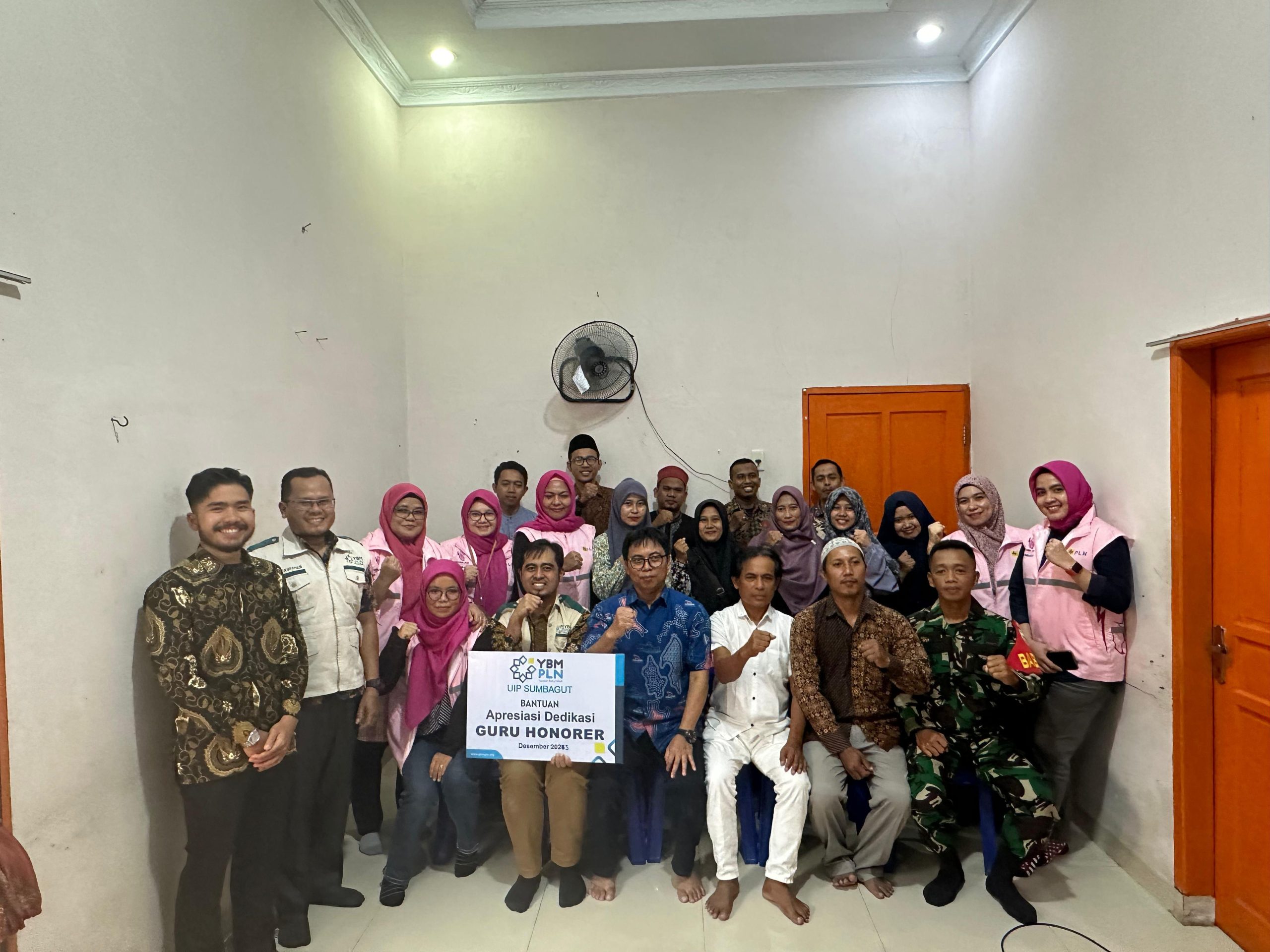Jelang Akhir Tahun, YBM Bersama Srikandi PLN UIP SBU Gelar Aksi Peduli Guru Honorer