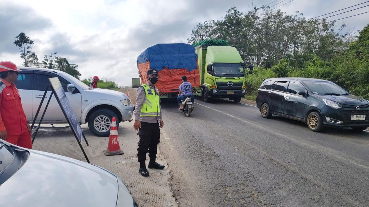 Macet di Jalan Lintas Timur Pangkalan Balai –Betung Kabupaten Banyuasin, Berdampak ke Arus Keluar Tol Fungsional Palembang–Betung
