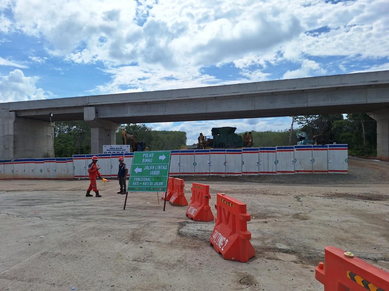 Hutama Karya bersama Polda Sumsel Terapkan Rekayasa Lalu Lintas di Fungsional Tol Palembang-Betung