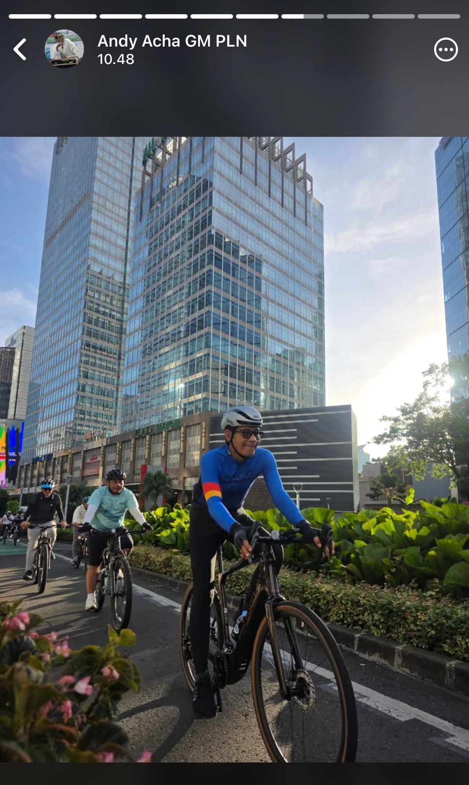 Kacau! Sebagian Jakarta Kemarin Gelap Gulita, Jumat Pagi GM PLN UID Jaya Malah Santai Bersepeda